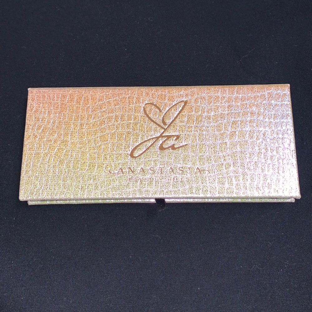 Anastasia Beverly Hills “Jackie Aina” Palette